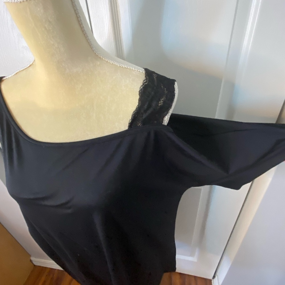 NWOT Black Silky Tee w/ Lace Cold Shoulder - Picture 4 of 6